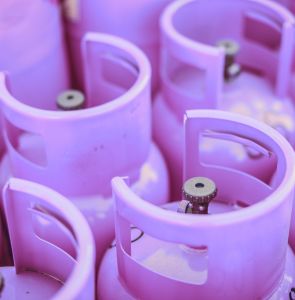 gas cans top